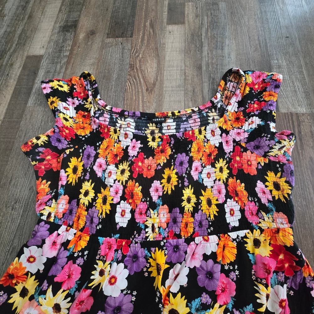 Torrid Floral Smocked High-Low Dress SZ 4 Black Yellow Boho Cottagecore Tiered - Picture 4 of 5